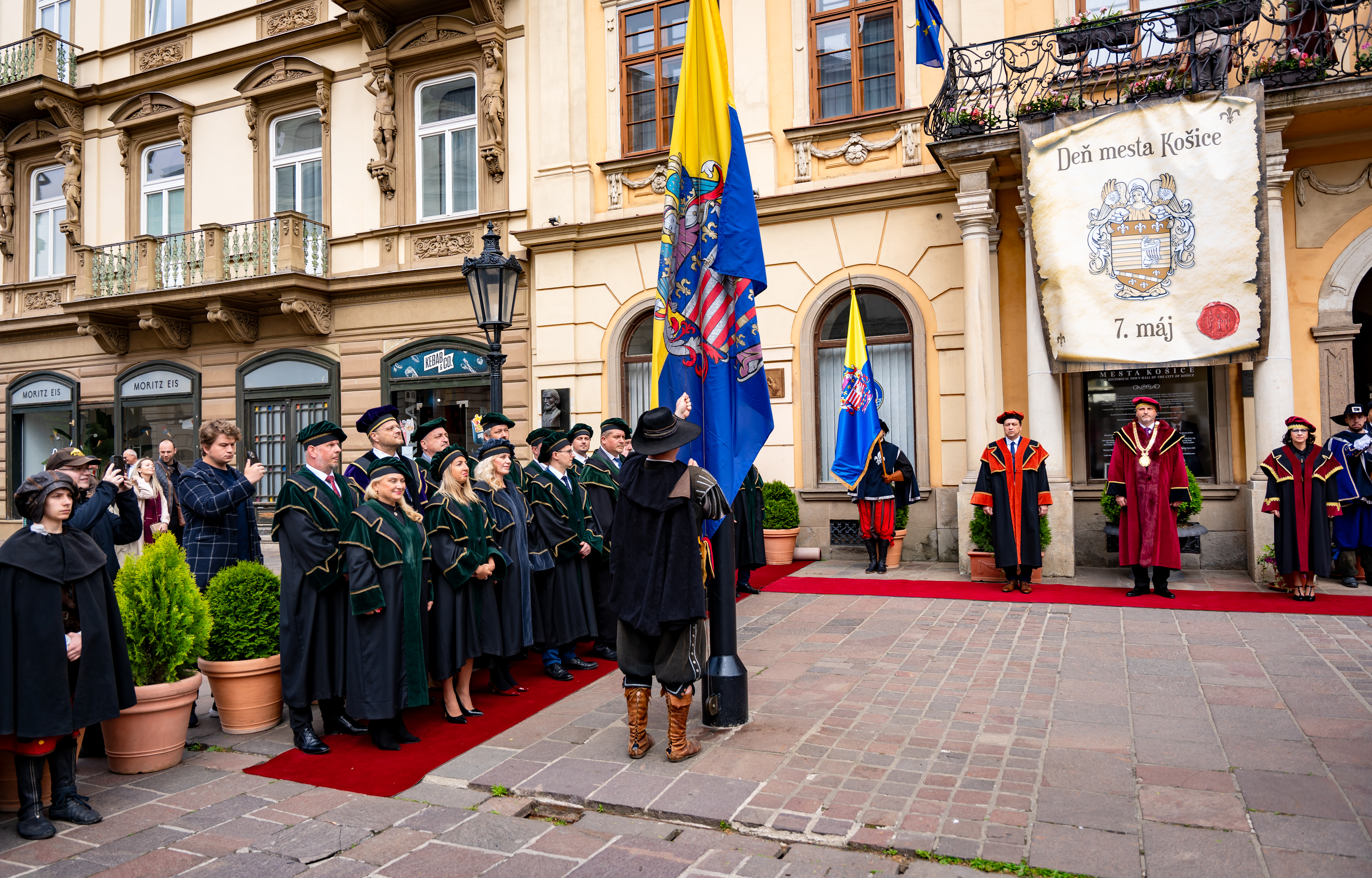 Slavnostny sprievod rytierov Hlavnou ulicou-59